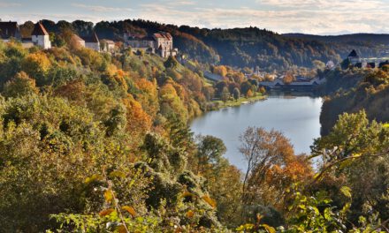 Herbstzauber rund um die weltlängste Burg