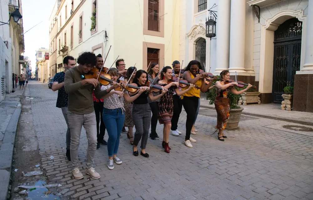 LATINO MOZART – Feurige Rhythmen im Verbund mit Mozart